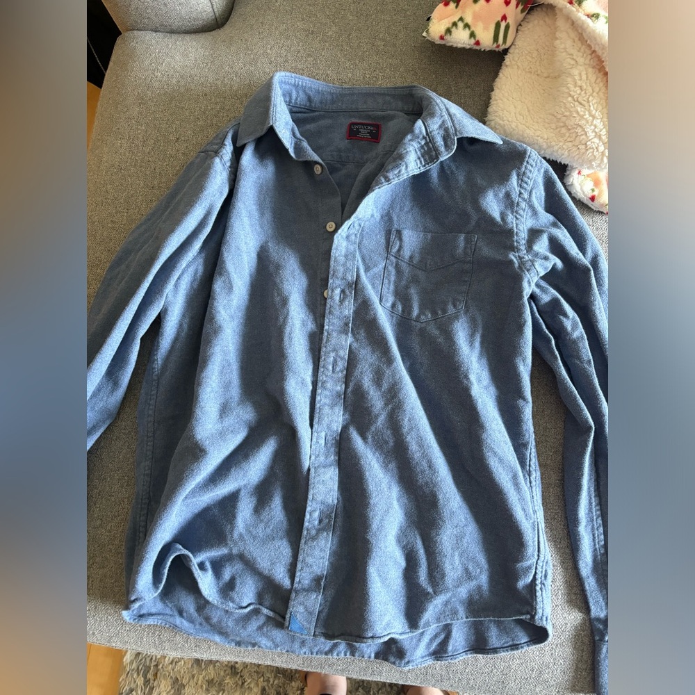 BLUE UNTUCKIT